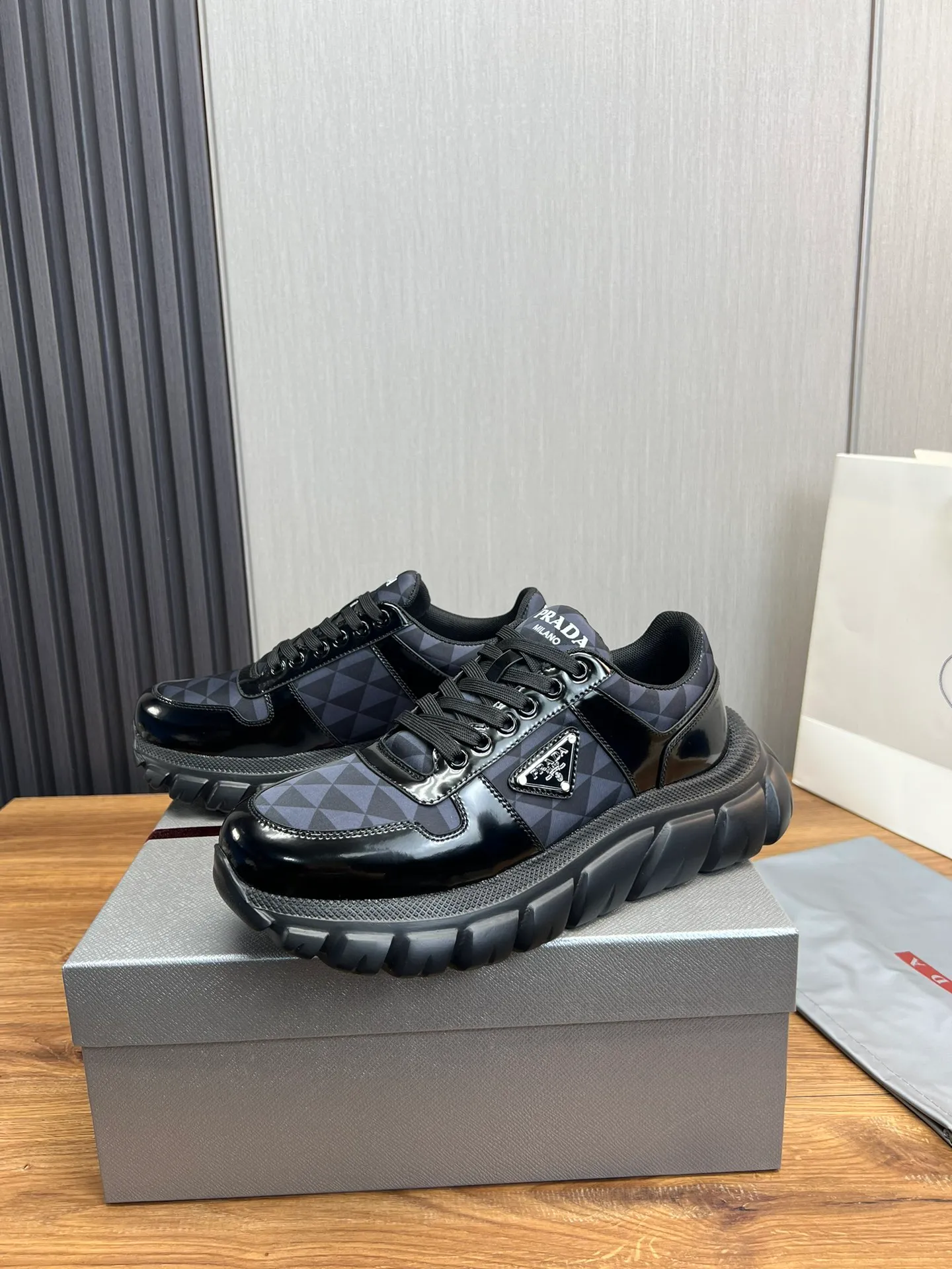 Men's shoes 💰560💰 [PRADA] Men's shoes are popular in the counter, official website is synchronized, 1 high-quality shipment ✔️Original cowhide + cowhide lining, 1🆚1 replica, original sole, 38-45 (45 customized, non-refundable)